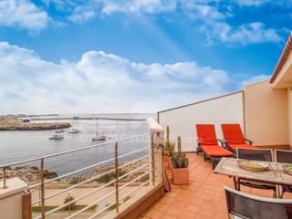 Attique à Ciutadella. Ático con vistas al mar, piscina y parking en ciutadella