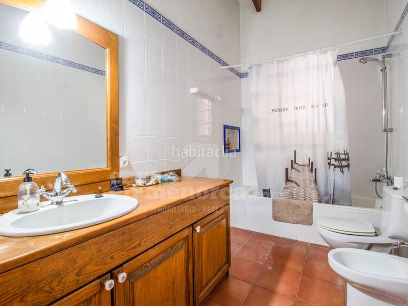 Foto 776add8e-fd96-40d6-905e-25ae8a8e8c43. Masía finca con piscina y licencia en llucmesanes en Maó
