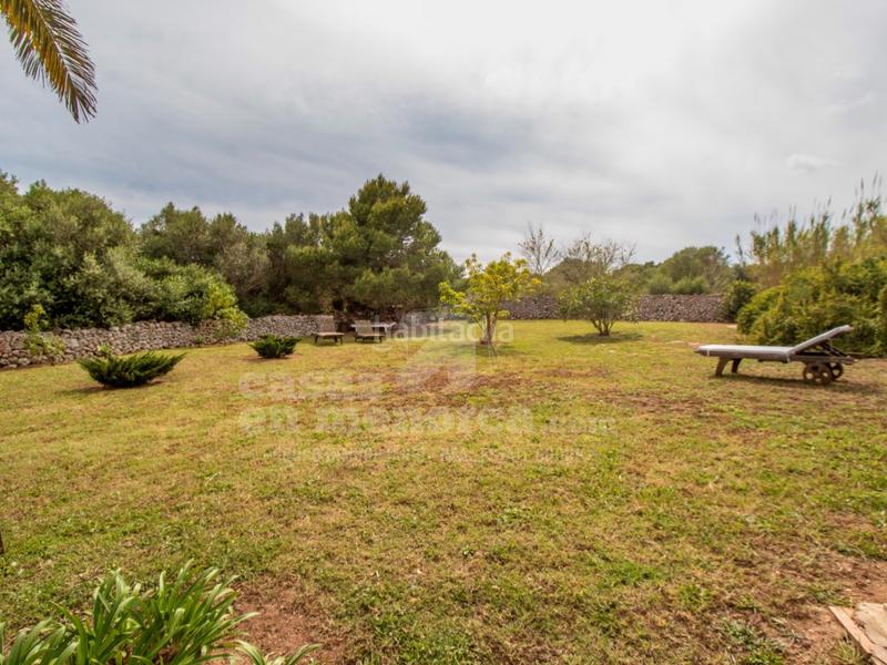 Foto f8e675f7-2f27-4fd1-acb1-8c77c5099608. Masía finca con piscina y licencia en llucmesanes en Maó