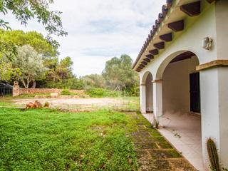Bauernhof in Cala d´En Bosch-Serpentona. Casa de campo con piscina cerca de calan bosch