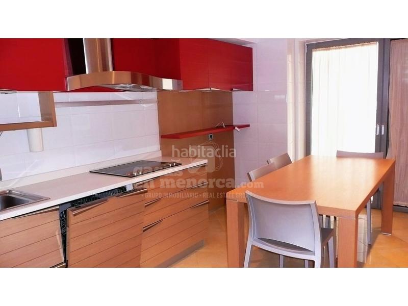 Foto 3b4423ef-9b35-4db7-ade5-9f23e78d9214. Piso  dúplex con vistas al mar, ascensor, parking y trastero en mahón en Maó / Mahón