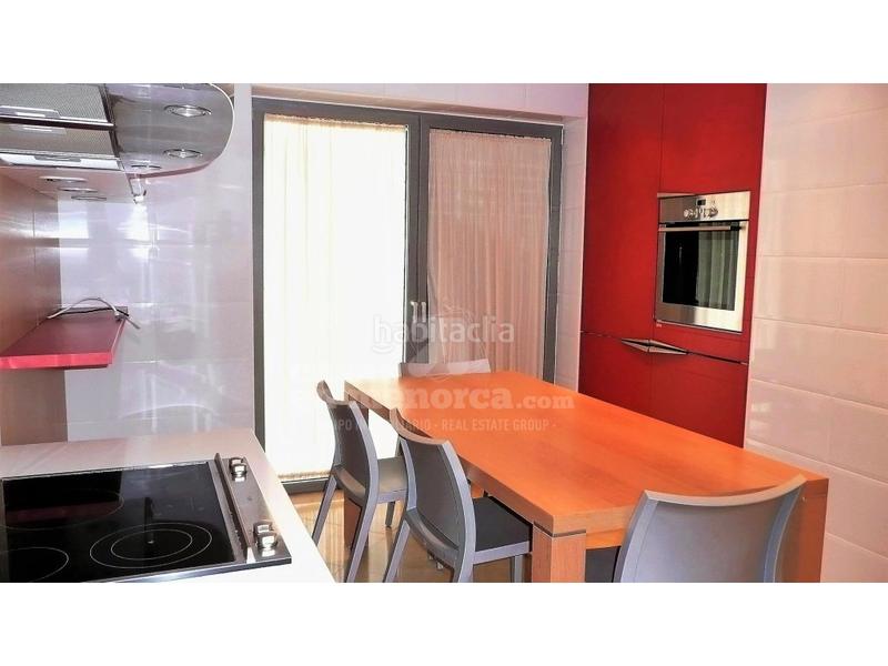 Foto 955b6da9-b580-4a6d-ae90-0e9f991f04e7. Piso  dúplex con vistas al mar, ascensor, parking y trastero en mahón en Maó / Mahón