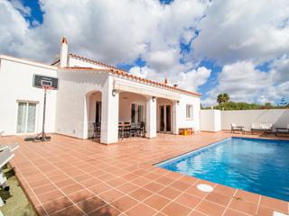 Casa a Binibèquer. Chalet con licencia y piscina en binibeca