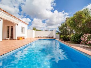 Casa in Binibèquer. Chalet con licencia y piscina en binibeca
