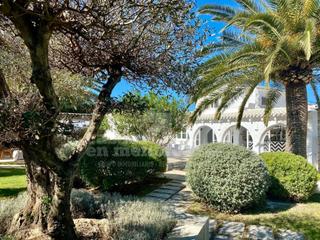 Masia a Sant Lluís-S´Ullestrar-Torret. Casa de campo y restaurante en sant lluís