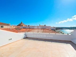 Casa en Centre Històric. Casa con garaje, ascensor y vistas al mar en mahón