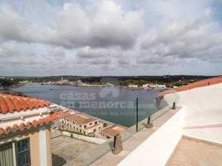 Maison à Centre Històric. Casa con garaje, ascensor y vistas al mar en mahón