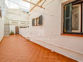 Casa a Centre Històric. Casa con gran patio en el centro de mahón
