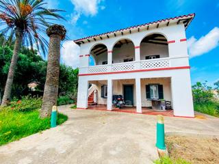 Country house in Cala Blanca. Casa menorquina en santandria