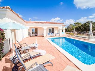 Casa a Sant Climent-Es Canutells. Chalet con vistas al mar en binidalí
