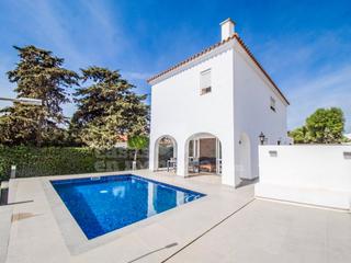 Haus in Cala en Porter. Chalet con piscina en son vitamina