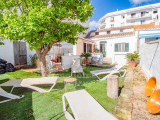 Casa en Avinguda Menorca-Sínia Costabella. Casa menorquina con gran jardín en mahón