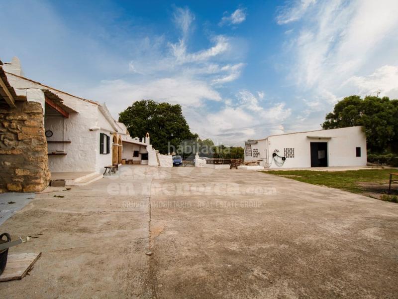 Foto 45105418-7927-4ea8-95d4-15f3d3a3aaea. Casale con parcheggio in Alaior poble Alaior