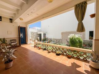 Rez-de-chaussée à Es Castell. Casa en planta baja con jardín en es castell
