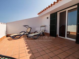 Etagenwohnung in Es Castell. Piso dúplex con piscina y vistas en es castell
