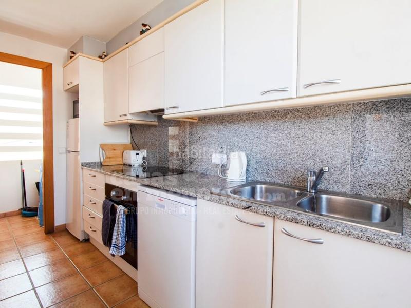 Foto 50dbee55-cfa7-4457-b0cd-688f826ec31e. Piso  dúplex con piscina y vistas en Es Castell Es Castell