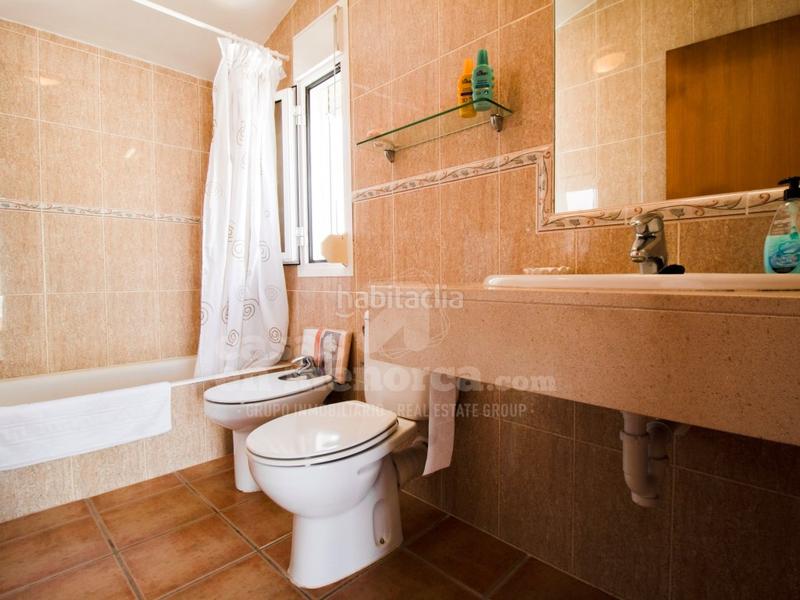 Foto 7dda48ab-fdb2-41e4-8943-0036bb336ab0. Piso  dúplex con piscina y vistas en Es Castell Es Castell