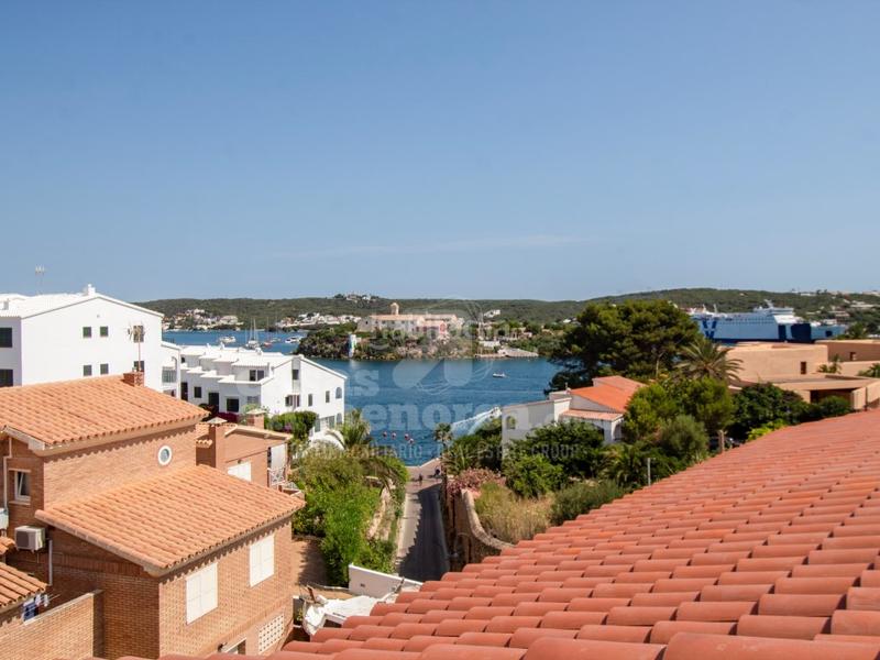 Foto b61447ad-c628-4327-9feb-f6b32b606c63. Piso  dúplex con piscina y vistas en Es Castell Es Castell