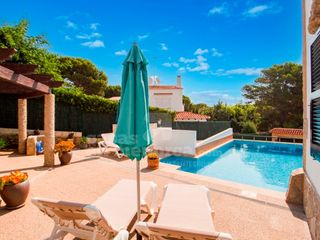 House in Punta Grossa. Chalet a unos pasos de la playa de arenal den castell