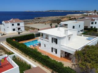 House in Cala Blanca. Exclusivo chalet en venta en cala blanca con impresionantes vist