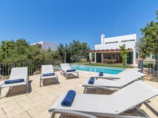 House in Biniancolla-Punta Prima. Chalet con licencia turística en biniancolla