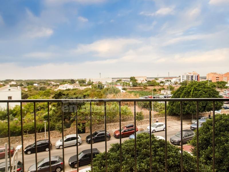 Foto 44ff16ba-5835-4cc1-86e9-a18b38af2529. Piso  de diseño con ascensor y parking en mahón en Maó / Mahón