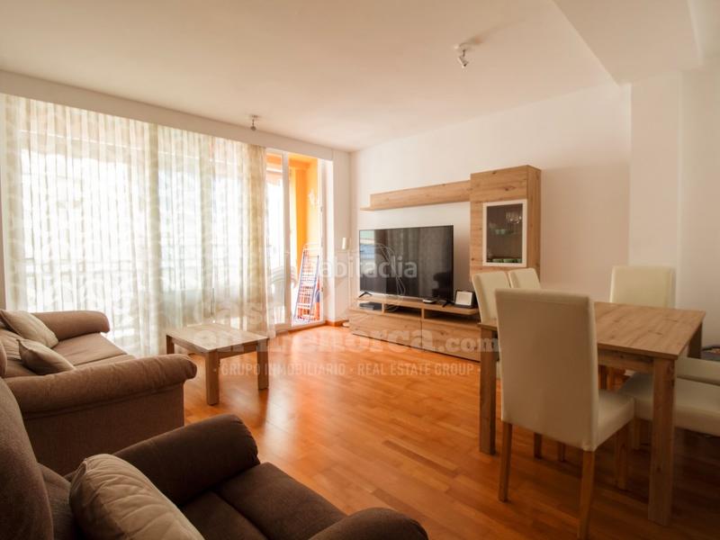 Foto 2517f7f3-7aca-45ea-9a9a-7da7d933e06f. Piso en exclusiva! fantástico y práctico piso en una de las mejores zonas de mahón en Maó
