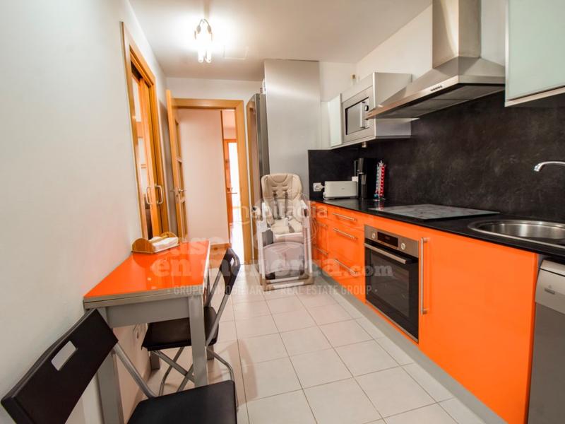 Foto c77b6338-ee0c-47f1-82cd-7741d227420e. Piso en exclusiva! fantástico y práctico piso en una de las mejores zonas de mahón en Maó