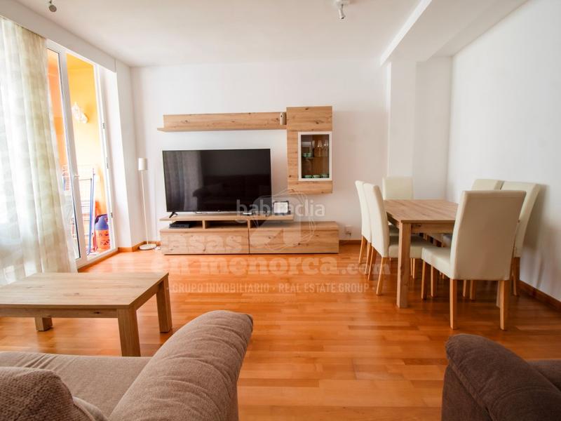 Foto e51d38ab-d41e-41b9-8b66-a0bc0dbea01b. Piso en exclusiva! fantástico y práctico piso en una de las mejores zonas de mahón en Maó
