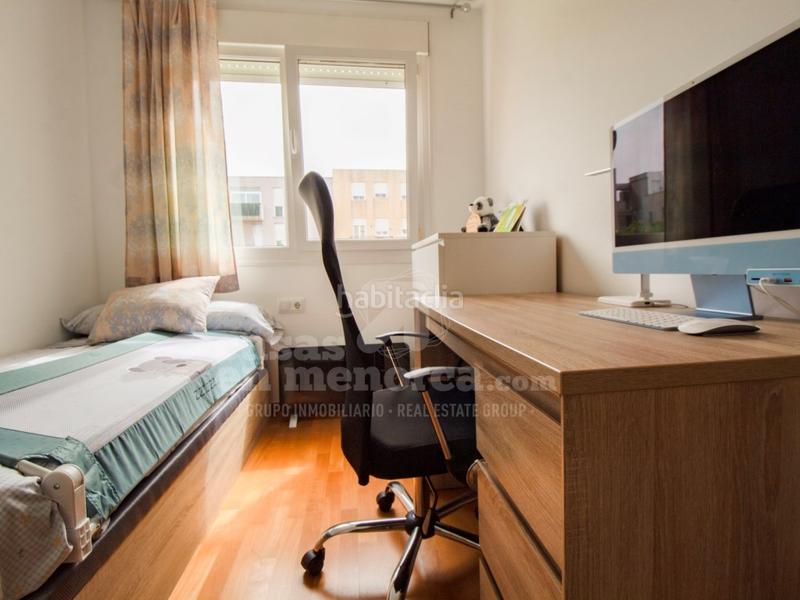 Foto f0ea2383-b604-4187-99c1-da5e9b39fc73. Piso en exclusiva! fantástico y práctico piso en una de las mejores zonas de mahón en Maó
