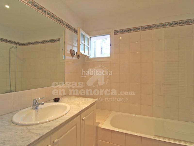 Foto 8d2fa009-876c-4eb7-8ecd-b00d19758078. Chalet precioso chalet con piscina y vistas al mar en binibeca en Sant Lluís