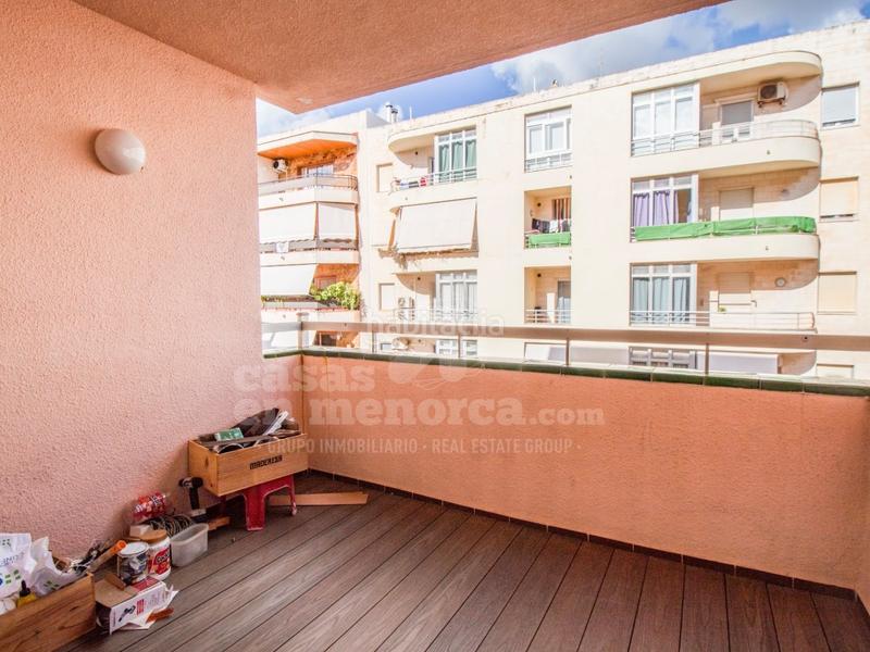 Foto 19bbf3eb-5027-4f0a-8637-cb1d9f7c00e0. Piso en exclusiva! luminoso piso con terraza y parking en mahón en Maó