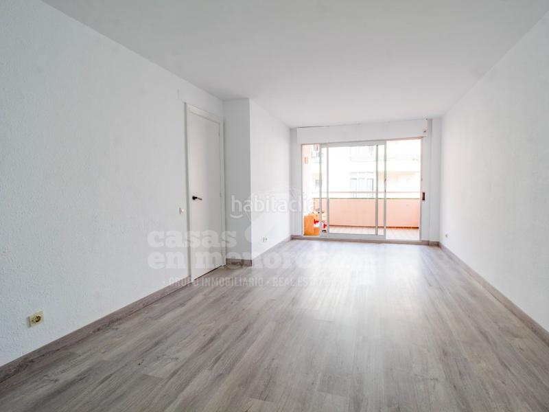 Foto 569df130-a1c8-46a6-8e31-7ce516268747. Piso en exclusiva! luminoso piso con terraza y parking en mahón en Maó