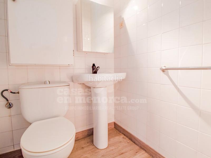 Foto 77745d30-9e48-4a17-855f-40701751621d. Piso en exclusiva! luminoso piso con terraza y parking en mahón en Maó