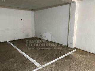 Aparcament cotxe a Es Castell. Plaza de parking en es castell