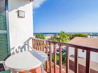 Appartement in Arenal d´en Castell. Apartamento con piscina y vistas mar en arenal den castell