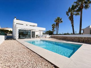 Casa a Cala Blanca. Chalet de obra nueva en son blanc
