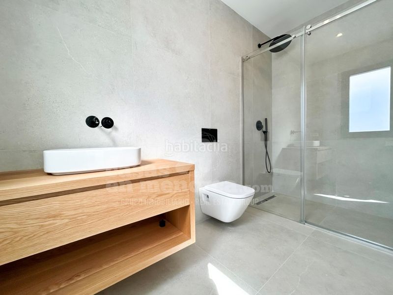 Foto 8aae4e1e-9d4d-4299-be52-b544958b72b2. Casa amb aparcament piscina a Cala Blanca Ciutadella de Menorca