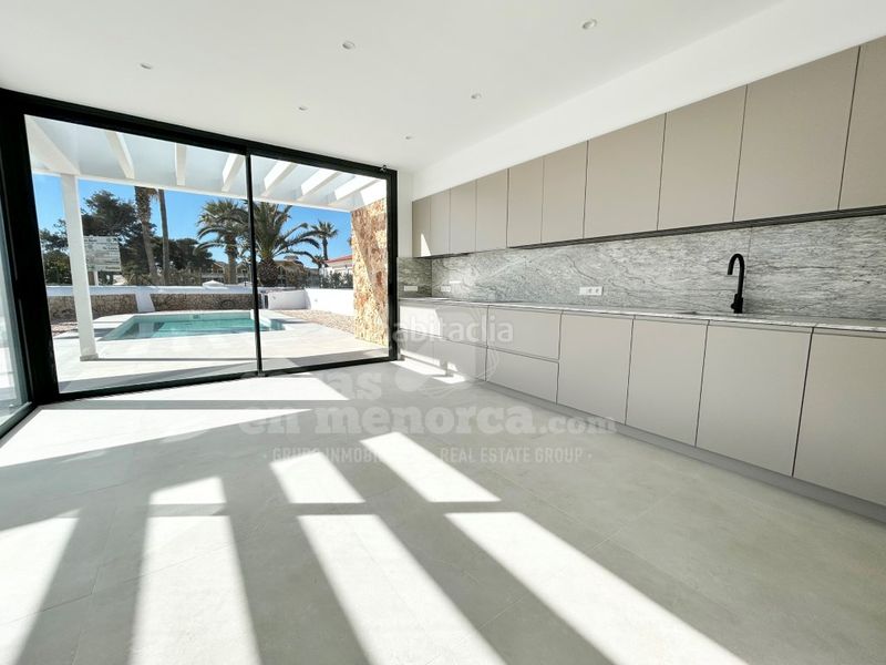 Foto af82b431-9955-4fec-bae4-fbefe396a6bd. Casa amb aparcament piscina a Cala Blanca Ciutadella de Menorca