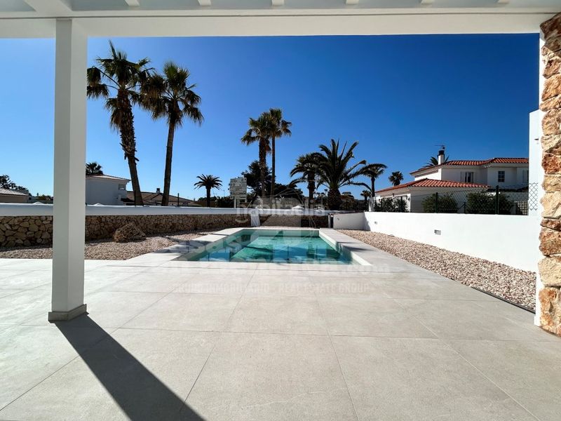 Foto cb2a98ca-6551-402d-a724-64f7b72d2e38. Casa amb aparcament piscina a Cala Blanca Ciutadella de Menorca
