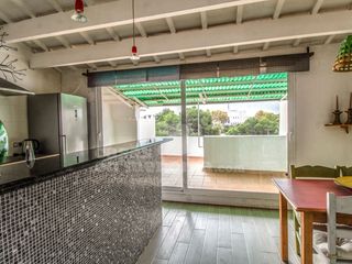 Casa a Centre Històric. Casa con terraza en el centro de mahón