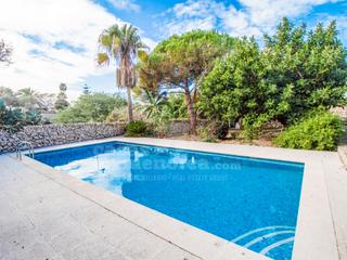 Masia a Llucmaçanes. Preciosa casa de campo con piscina en llucmaçanes