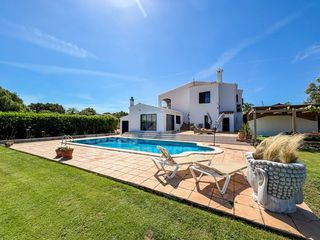 Country house in Alaior Poble. Impresionante casa de campo cerca de alaior