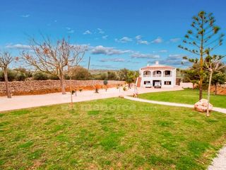 Country house in Alaior Poble. Impresionante casa de campo cerca de alaior
