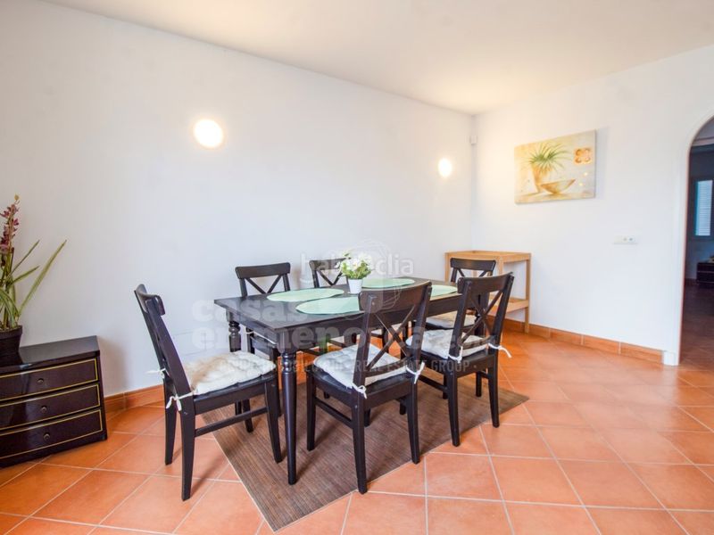 Foto 2d05ed5e-834f-4ad4-b245-713f38a4109a. Apartament amb aparcament piscina a Port d´Addaia Es Mercadal