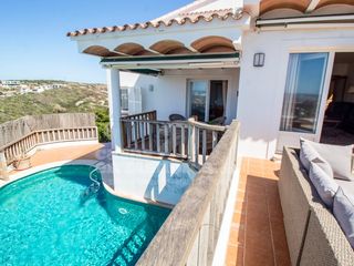 Casa en Cala Llonga-Sa Mesquida. Chalet con piscina y vistas al mar en cala llonga