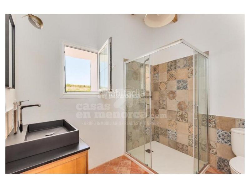 Foto 2fe127ba-6021-4674-b343-eb1a1cff240f. Masia amb aparcament piscina a Ferreries poble Ferreries