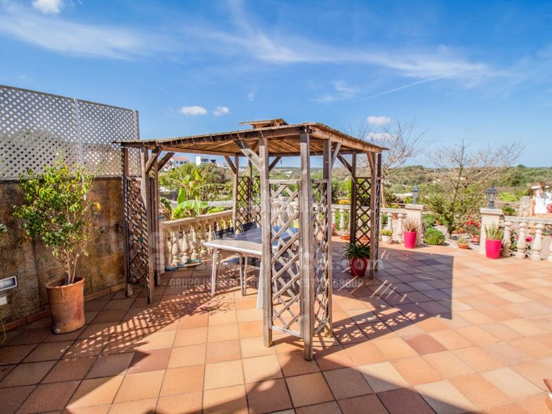 Foto 85c0bb32-5fd7-4d9f-a3d6-fb2d7f884190. Casa amb aparcament piscina a Alaior poble Alaior