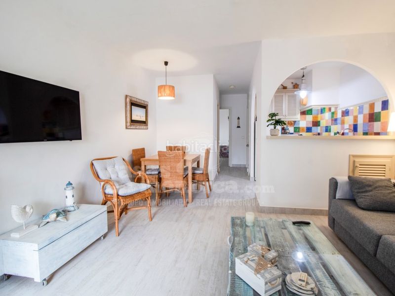 Foto cf2d8b30-6ff6-4292-a2f8-ec6c75ca6507. Apartament amb piscina a Arenal d´en Castell Es Mercadal