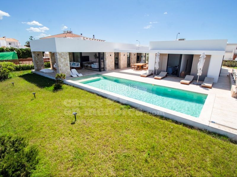 Foto 52ee76e9-aa20-4874-a93f-e97911536adc. Casa amb piscina a Cala en Blanes Ciutadella de Menorca